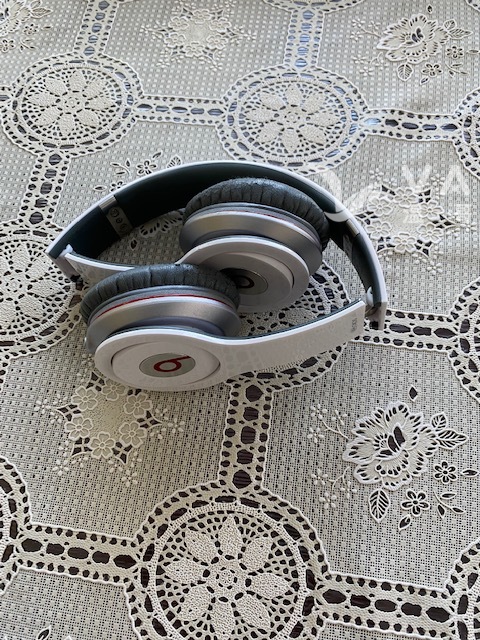 230808151143_Beats Headphone 2.jpg